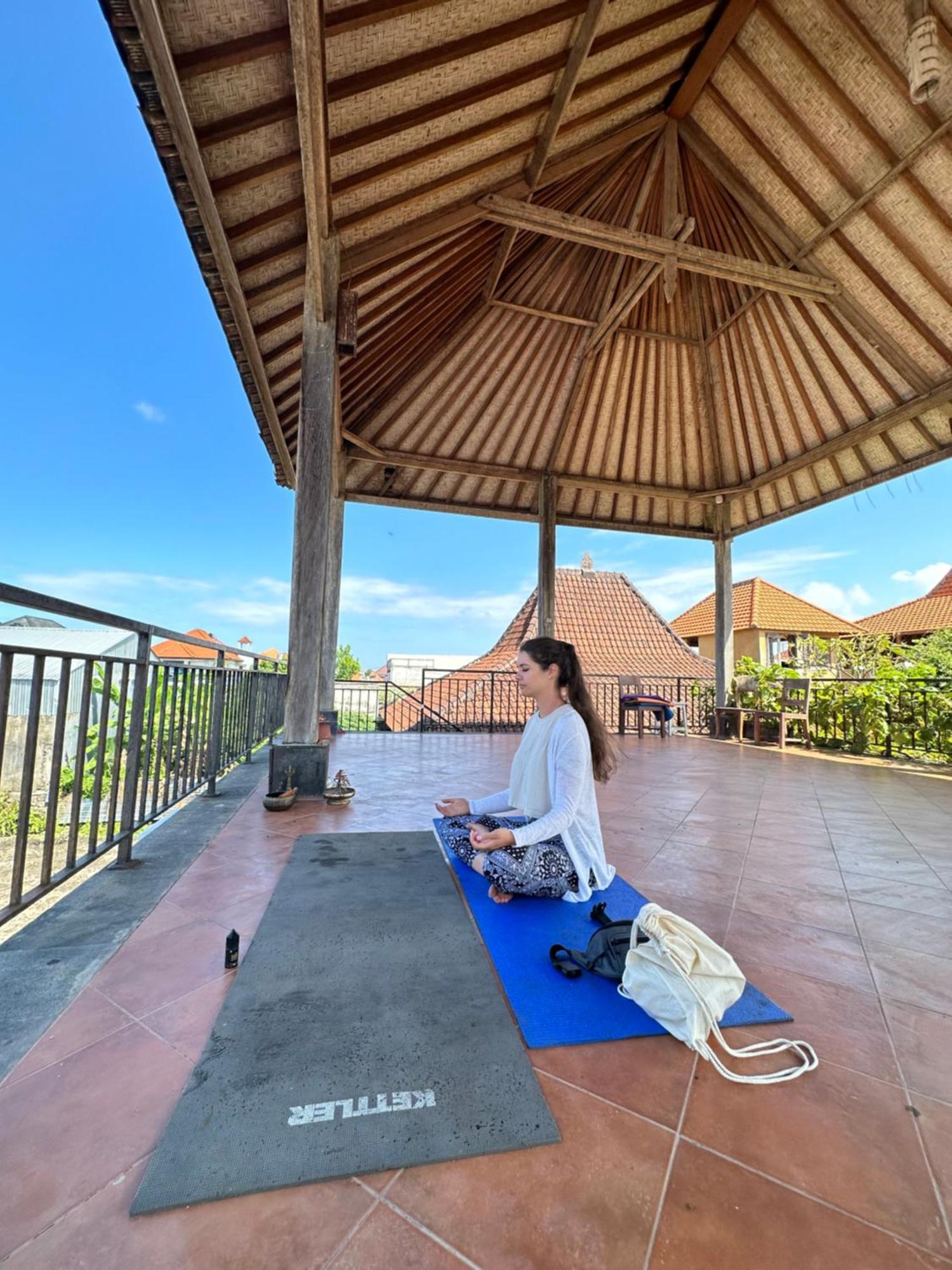 Sanur Bali Telaga Hati Yoga Healing And Retreat Center Hostel מראה חיצוני תמונה